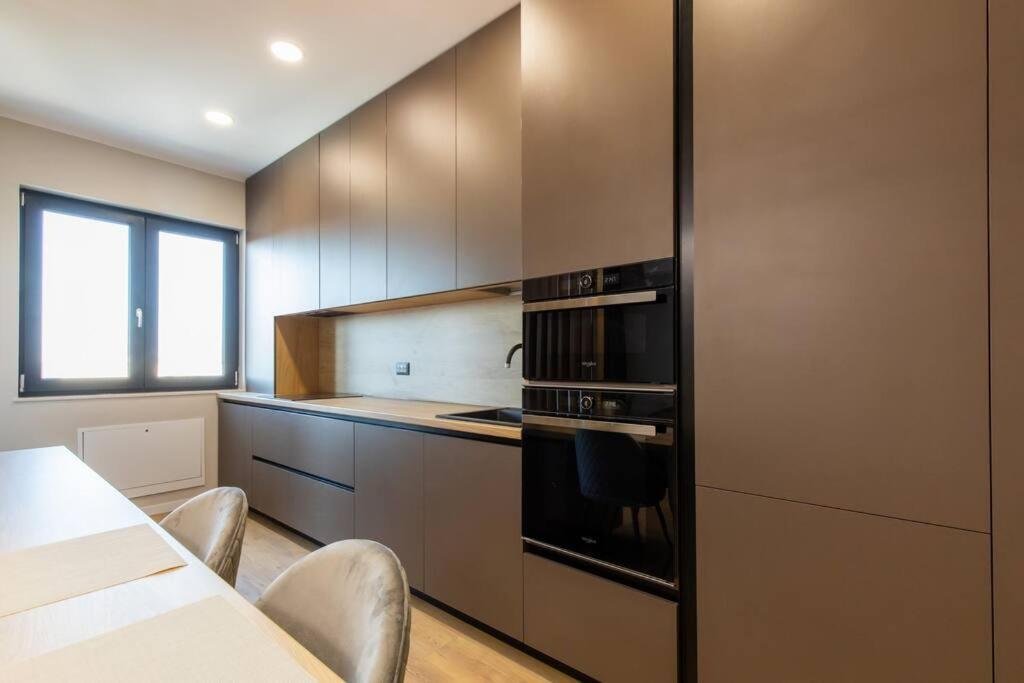 Elegant 2 Bedroom Retreat Bukarest Kültér fotó